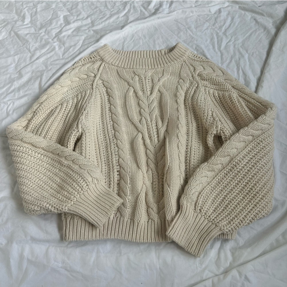 Free People sz XS Cream cable knit chunky sweater
